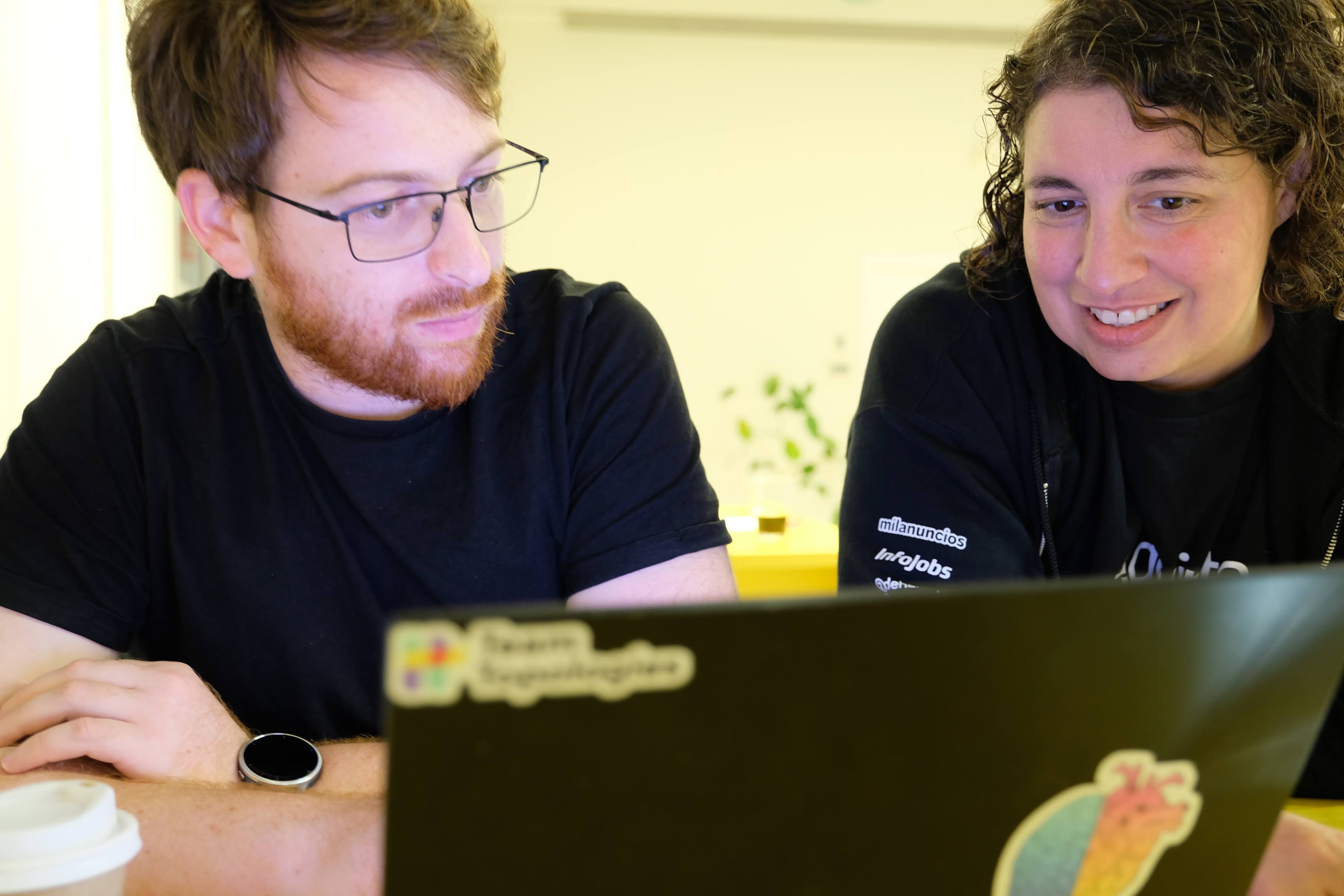 Ana Carmona, Sr. Engineering Manager en Adevinta, y Aleix Morgadas, Engineering Strategy Consultant Runroom LAB