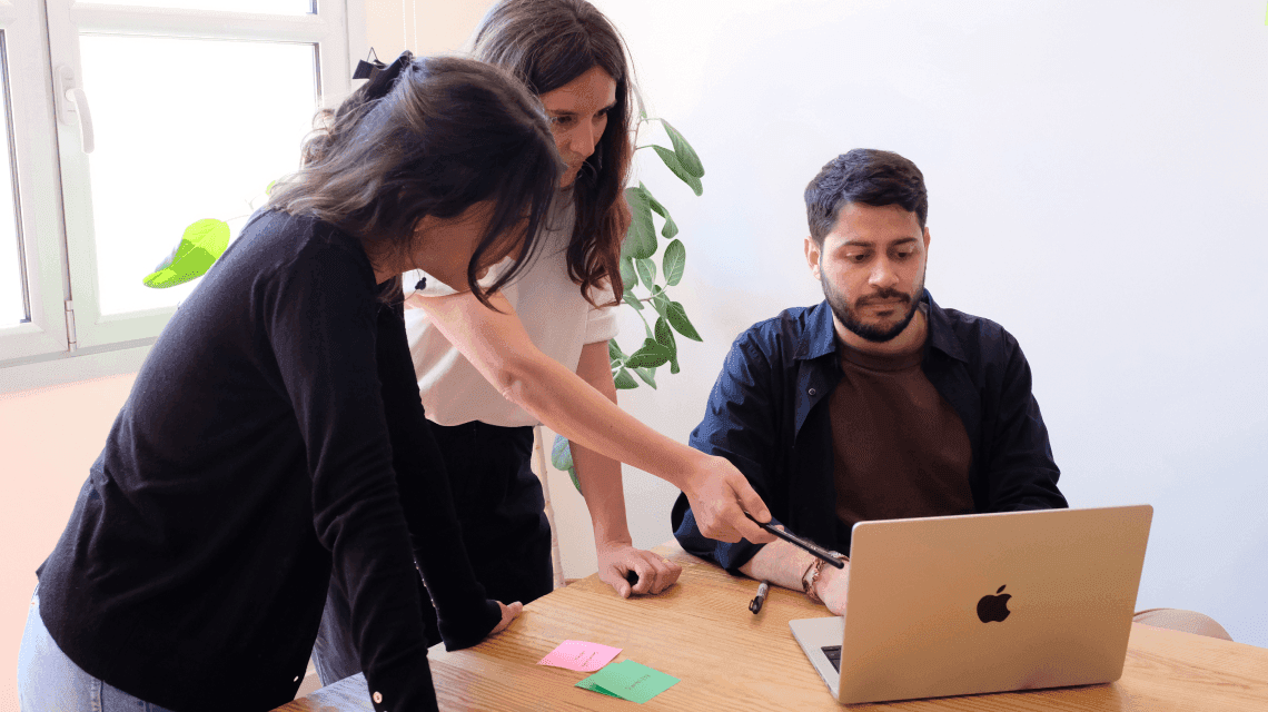 Escucha 360 de la voz del cliente para optimizar la experiencia en la empresa líder en seguros